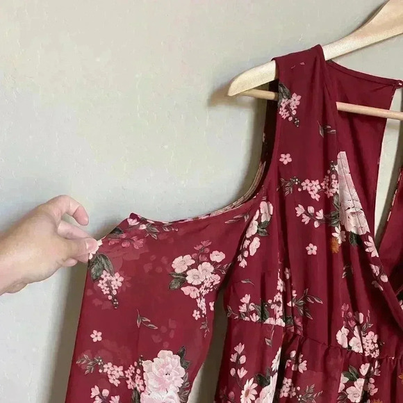 TORRID Red Floral Cold Shoulder Chiffon Wrap Dress - Picture 7 of 16